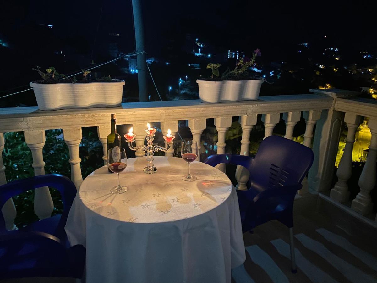 Vila Sinani Sarandë Exterior foto