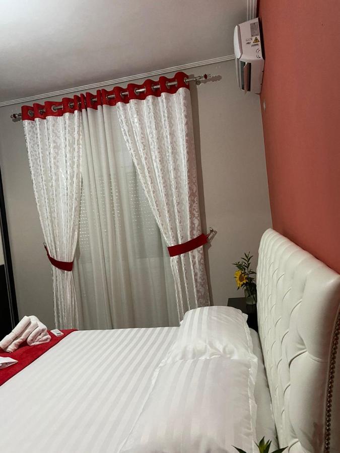 Vila Sinani Sarandë Exterior foto