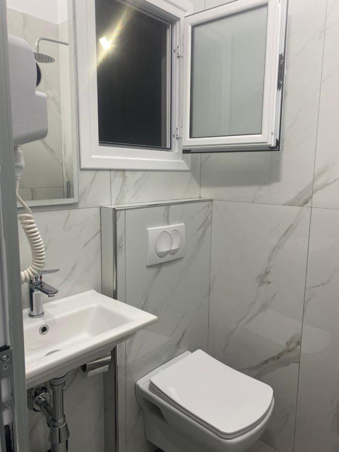 Vila Sinani Sarandë Exterior foto