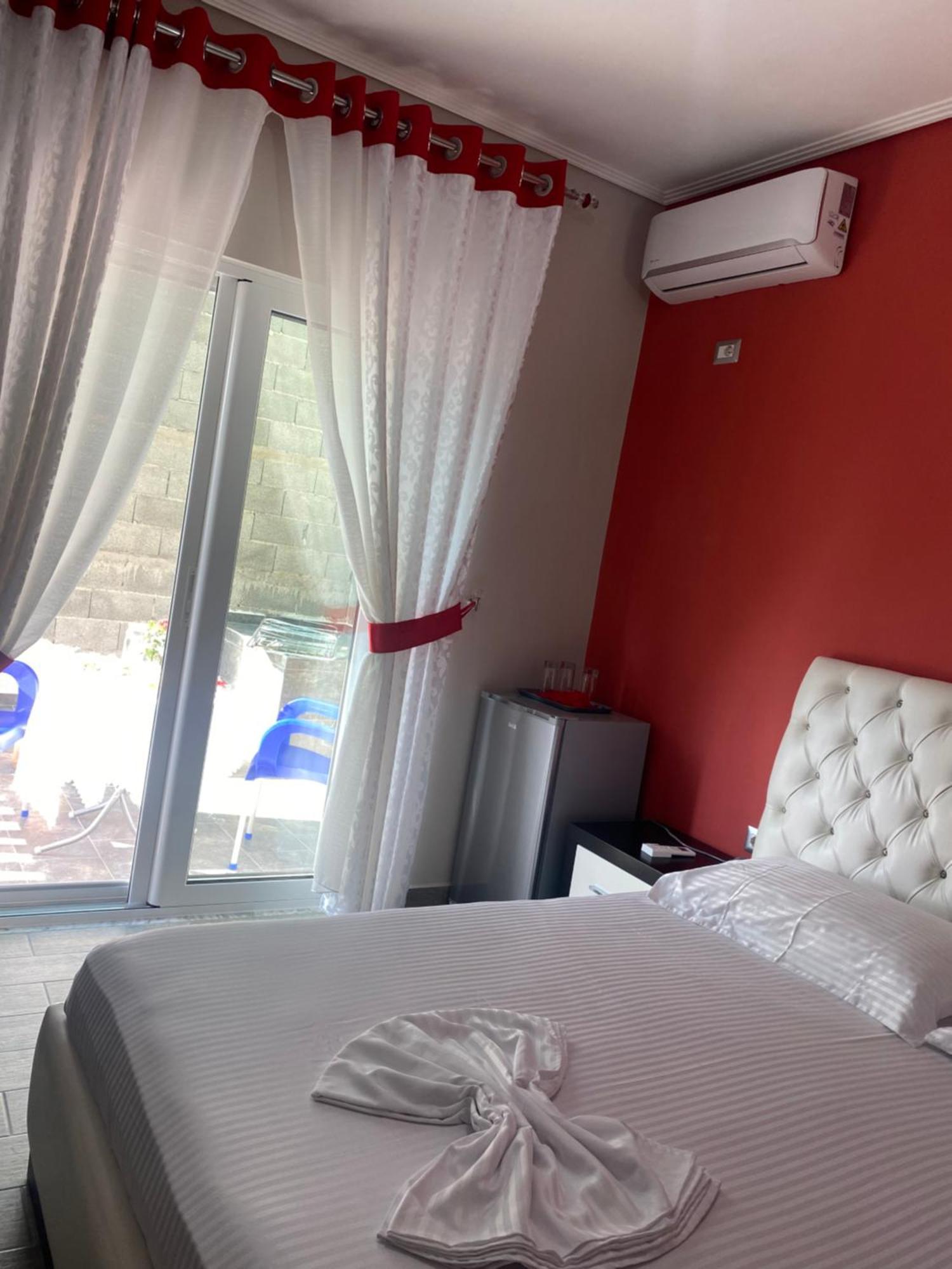 Vila Sinani Sarandë Exterior foto